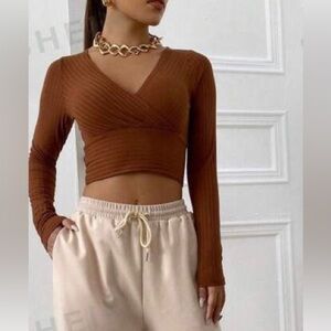 SHEIN EZwear Surplice Neck Rib-Knit Crop Tee. Chocolate Brown Women’s size small